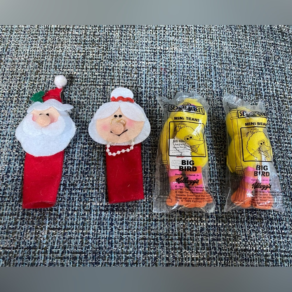 Lovable Santa & Mrs. Claus (finger puppets) & 2 Mini Beans Big Birds